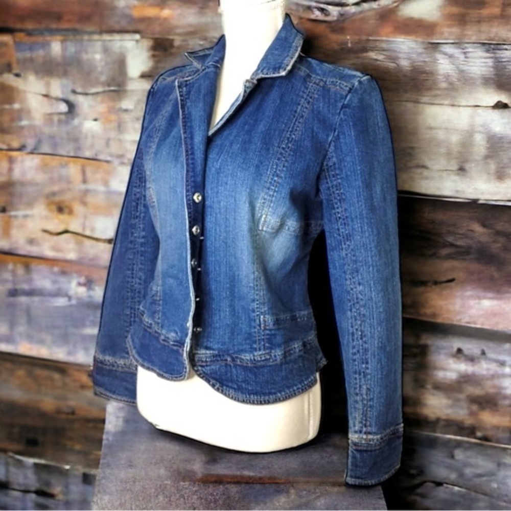 LIVE A LITTLE Women’s Sexy Cute Blue Denim Jacket Size Small. Like New!